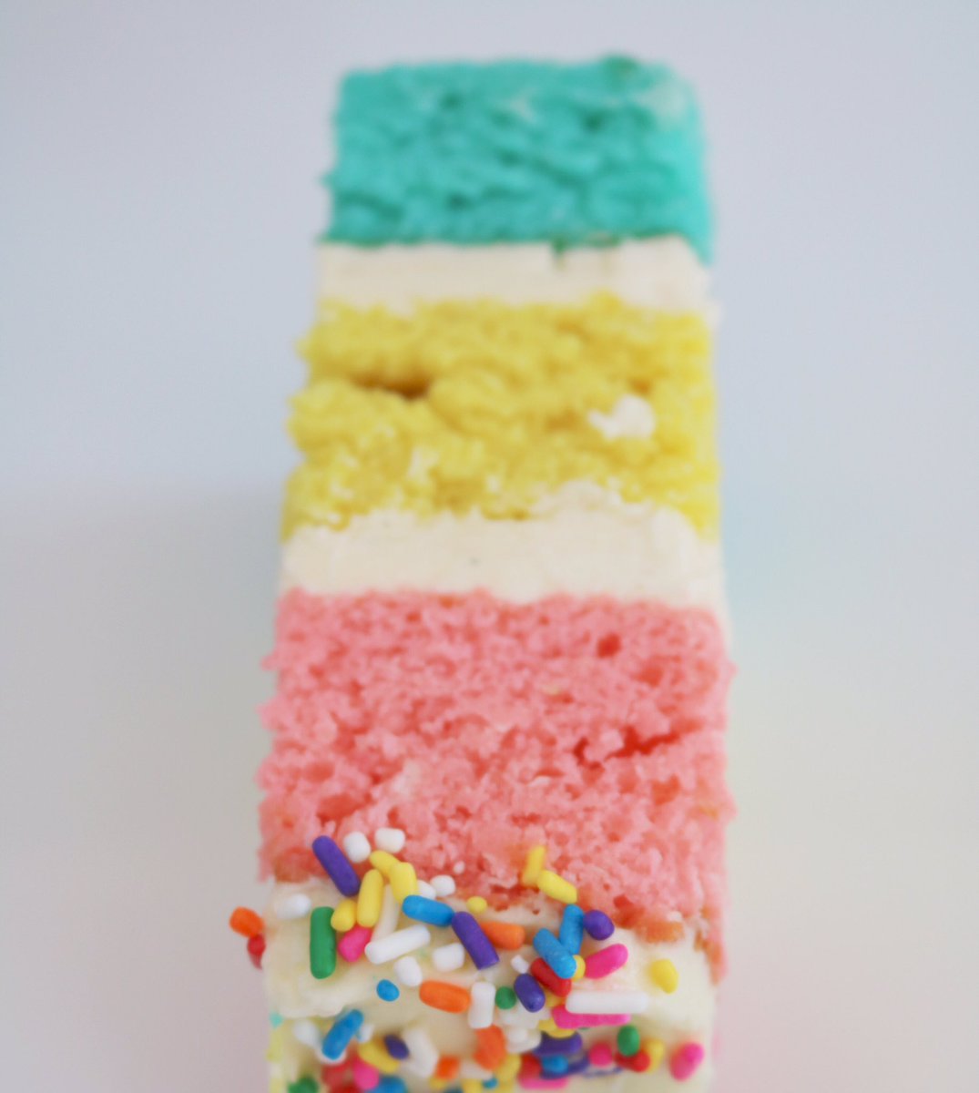 Come find our rainbow cake and gourmet cheese popcorn at the <a href="/macncheesefst/">MAC & CHEESE FEST</a> today! At Ontario Place 🦄🦄