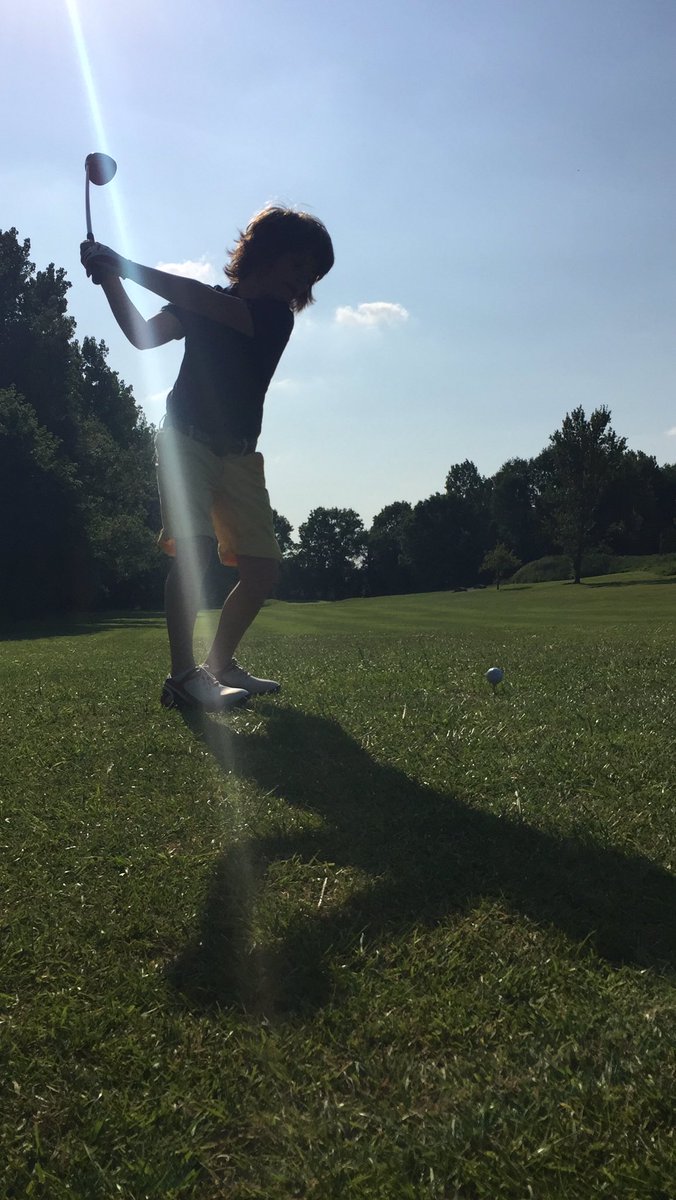 llanwernGCjnrs's tweet image. @GDW_Golf best initiative we&apos;ve done so far...!! 🔵🔵 #blueteecomp #SwingSmart #FunSmart