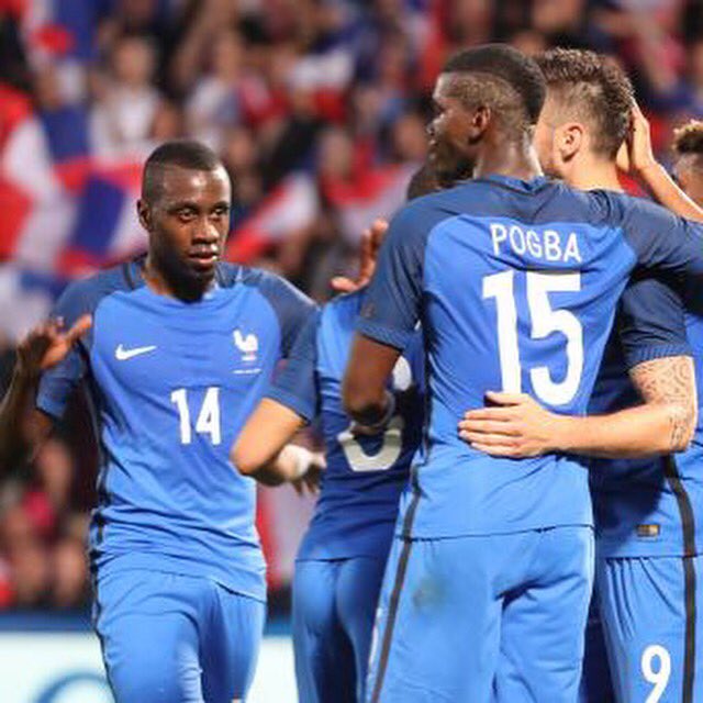 MATUIDIBlaise's tweet photo. Prêts pour l'Euro 2016, impatients de débuter #fiersdetrebleus👍 🇫🇷 https://t.co/7ZLSnKpqTc