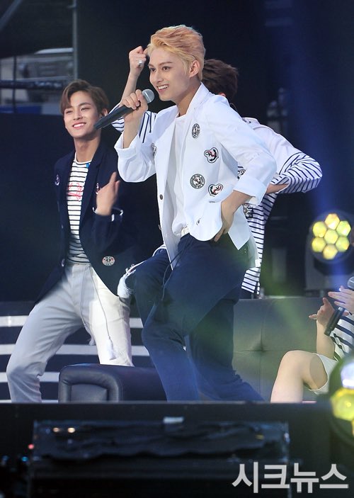 effryega's tweet photo. 160604 #세븐틴 #승관 #준 #민규 #DreamConcert2016 @pledis_17 https://t.co/lfEOhRVjto