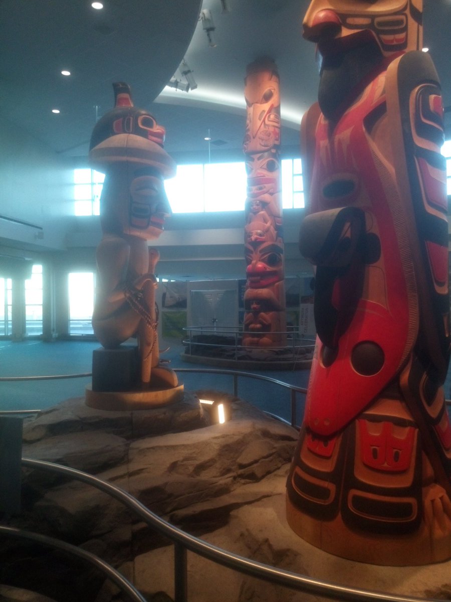 fast_chemistry's tweet photo. Flying out of @yvrairport to #csc2016 with work by #regdavidson https://t.co/dPC0MAtUaj