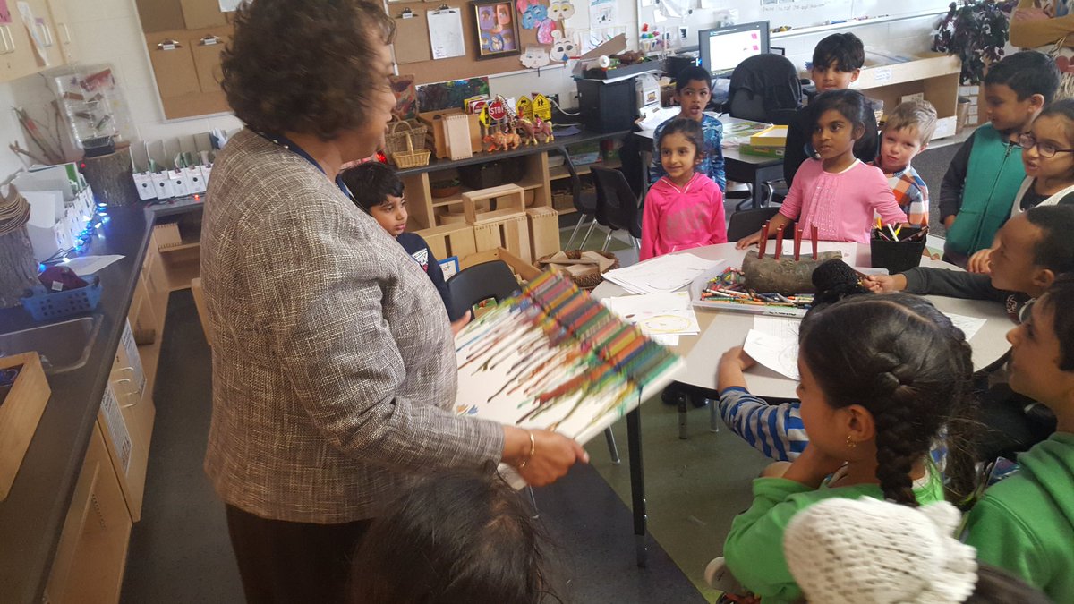 bchoise's tweet photo. We gave Mrs. Ali her parents and sang I Can Sing A Rainbow,  and the birthday song. https://t.co/JyohUzjxCt