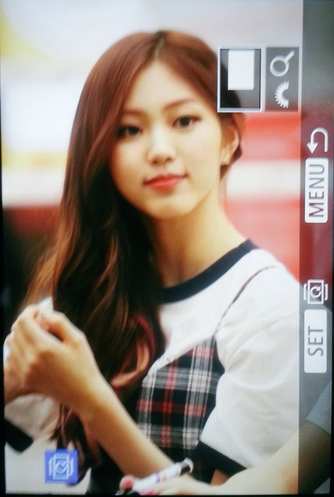 vintage_kr's tweet photo. 160605 코엑스 프리뷰 #CLC #EUNBIN #은빈 @CUBECLC 비이이인아~♡ https://t.co/KeL81lbaGZ