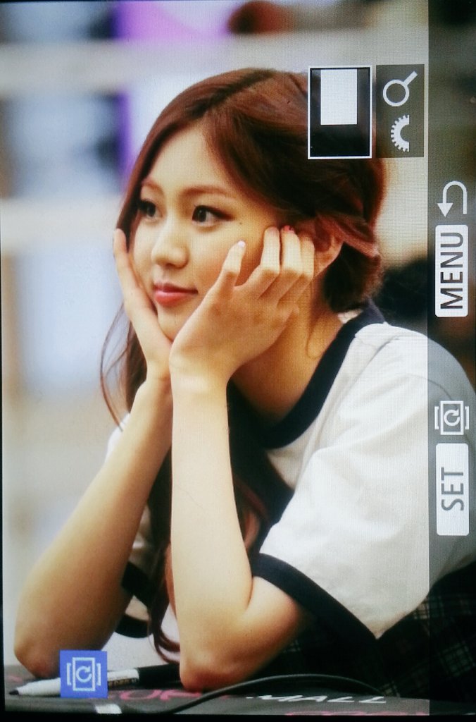 vintage_kr's tweet photo. 160605 코엑스 프리뷰 #CLC #EUNBIN #은빈 @CUBECLC 빈아 내 생각해?😚 https://t.co/9Lvbq3ccr1