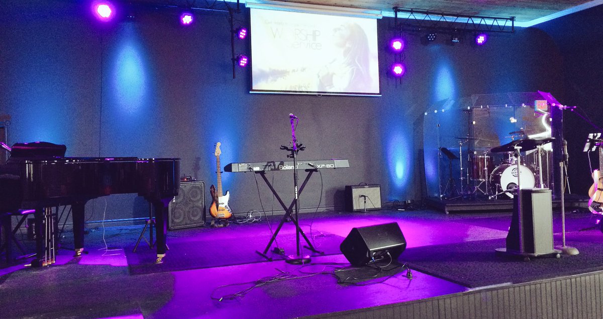 SRMFFC's tweet photo. About to start...tune in LIVE at https://t.co/HsPdm6jytA #church #service https://t.co/ywGCmMG6Gq