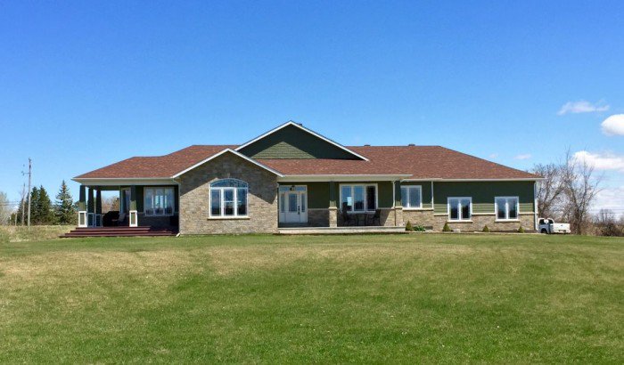 shell2026's tweet image. @cjedolan is hosting this #openhouse 2day @ 330 West Lake Circle,Carp from 2-4pm! #beautiful andyoswald.ca/property/330-w…