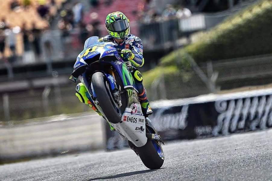 tatyadp10's tweet photo. SPETTACOLOOOOOOOOOOO PUROOOO!!!!!!!!!!! GRAZIE VALE!!!! NUMERO 1!!!! #GPCatalunya #RossiCe https://t.co/0VtsV2F466