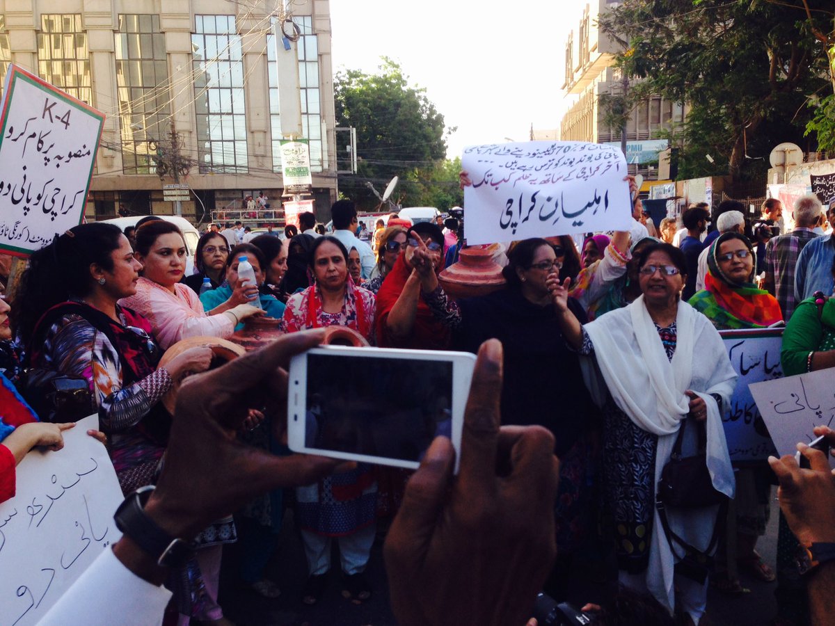 UsamaCheji's tweet photo. #DontMakeKarachiKarbala  #GiveWaterToKarachi https://t.co/7pdKbjnUYt
