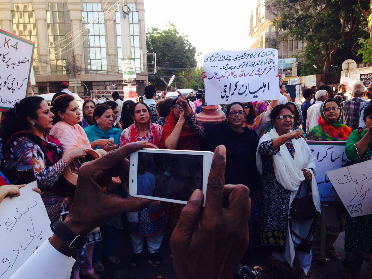 UsamaCheji's tweet photo. #DontMakeKarachiKarbala  #GiveWaterToKarachi https://t.co/7pdKbjnUYt