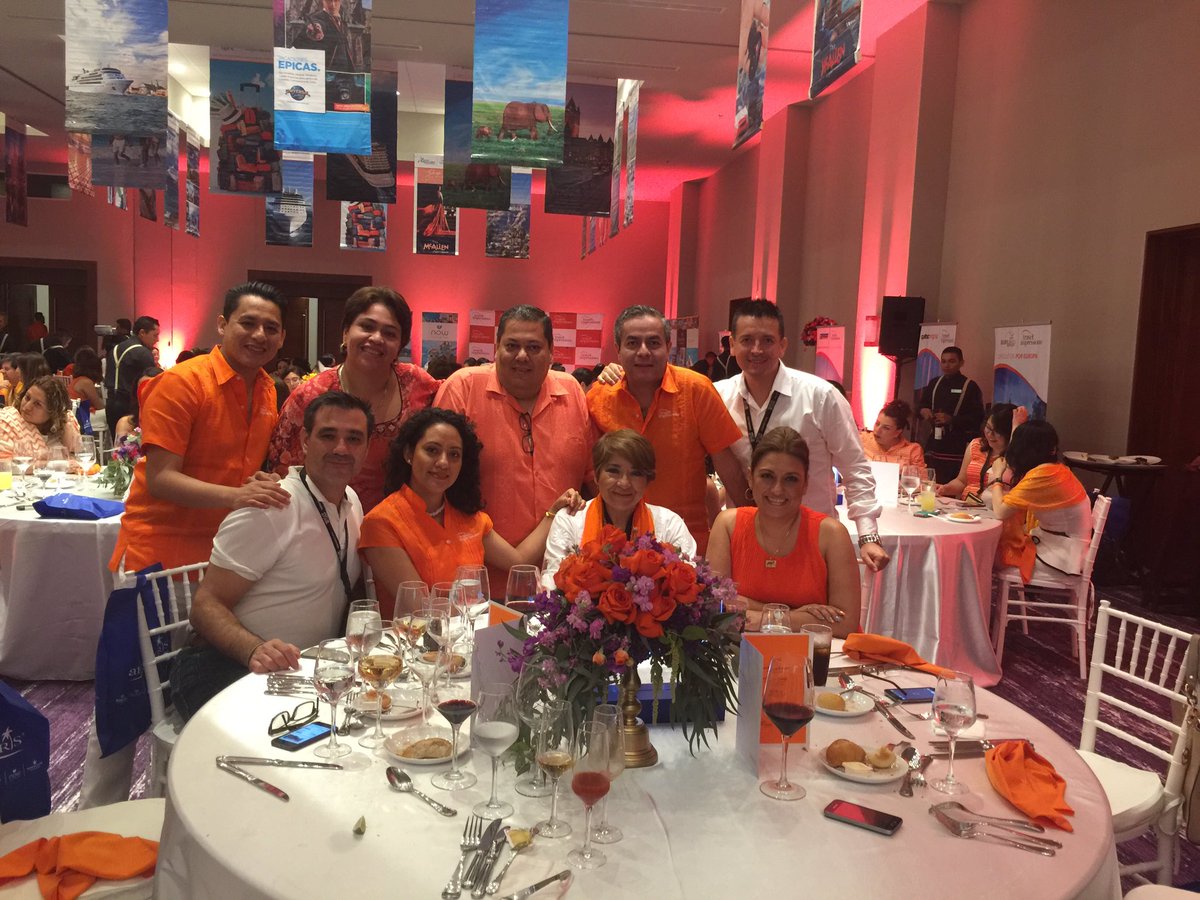 Igomur's tweet photo. #TravelImp de seminario en el Breathless Cancun @Travelimpmx https://t.co/UNLy2Rctpw