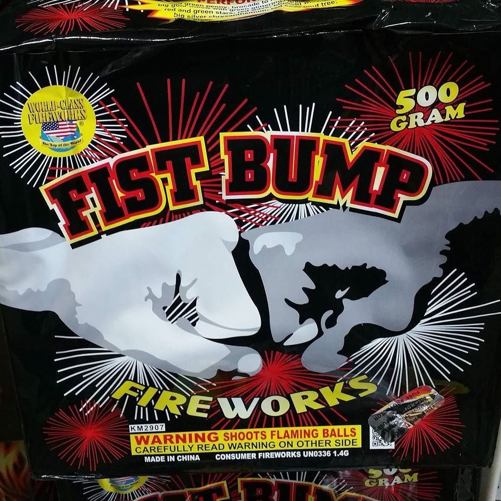 PyroNationUSA's tweet photo. Another great 500g cake... #worldclassfireworks #pyro #fireworks #PYRONATION #pyrofix https://t.co/6iXD1lqOAJ https://t.co/Vxi4Fdu55F