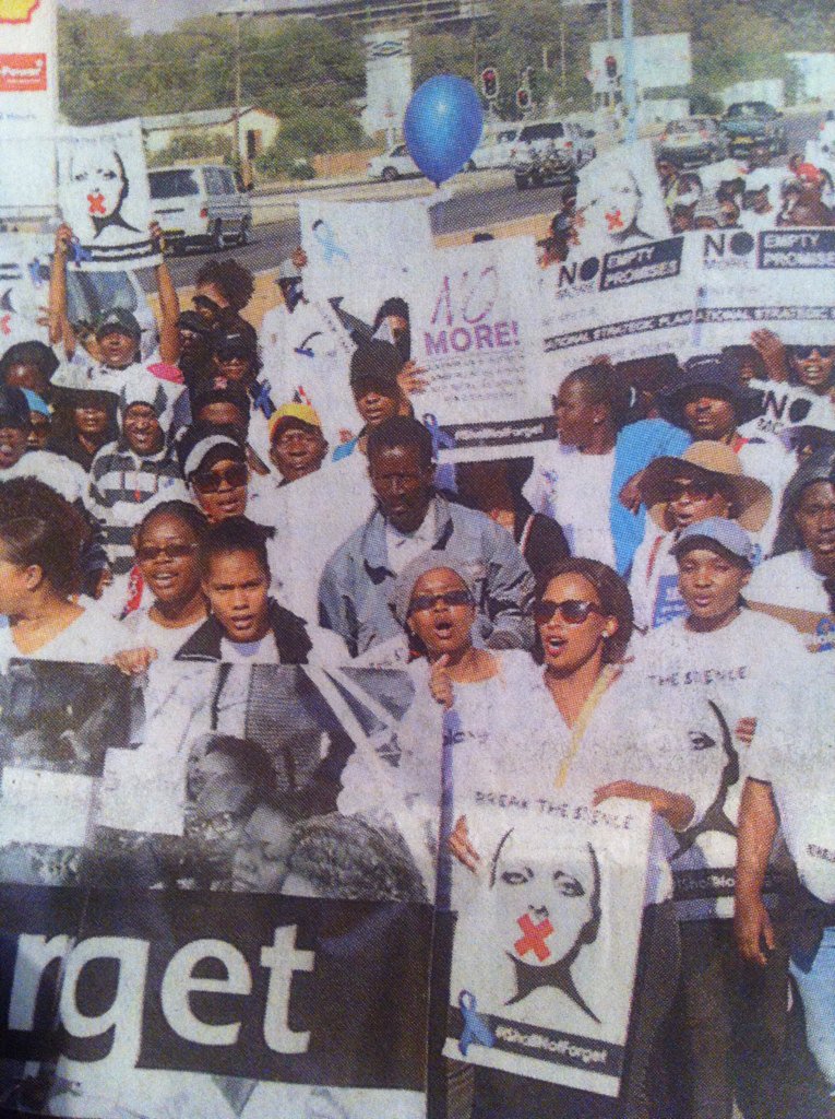 EarlOfGC's tweet image. Lol peep Robert Molefhabangwe in the mix #IShallNotForget