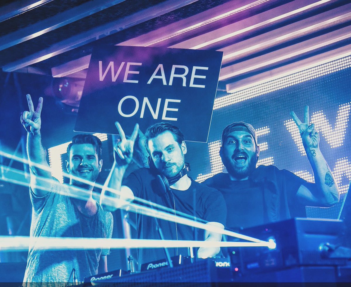 jewelzandsparks tweet picture