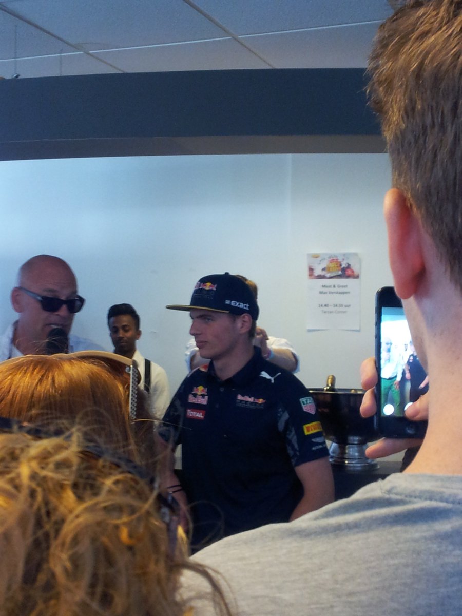 Drukte alom tijdens de familie race dagen #circuitzandvoort
#maxverstappen