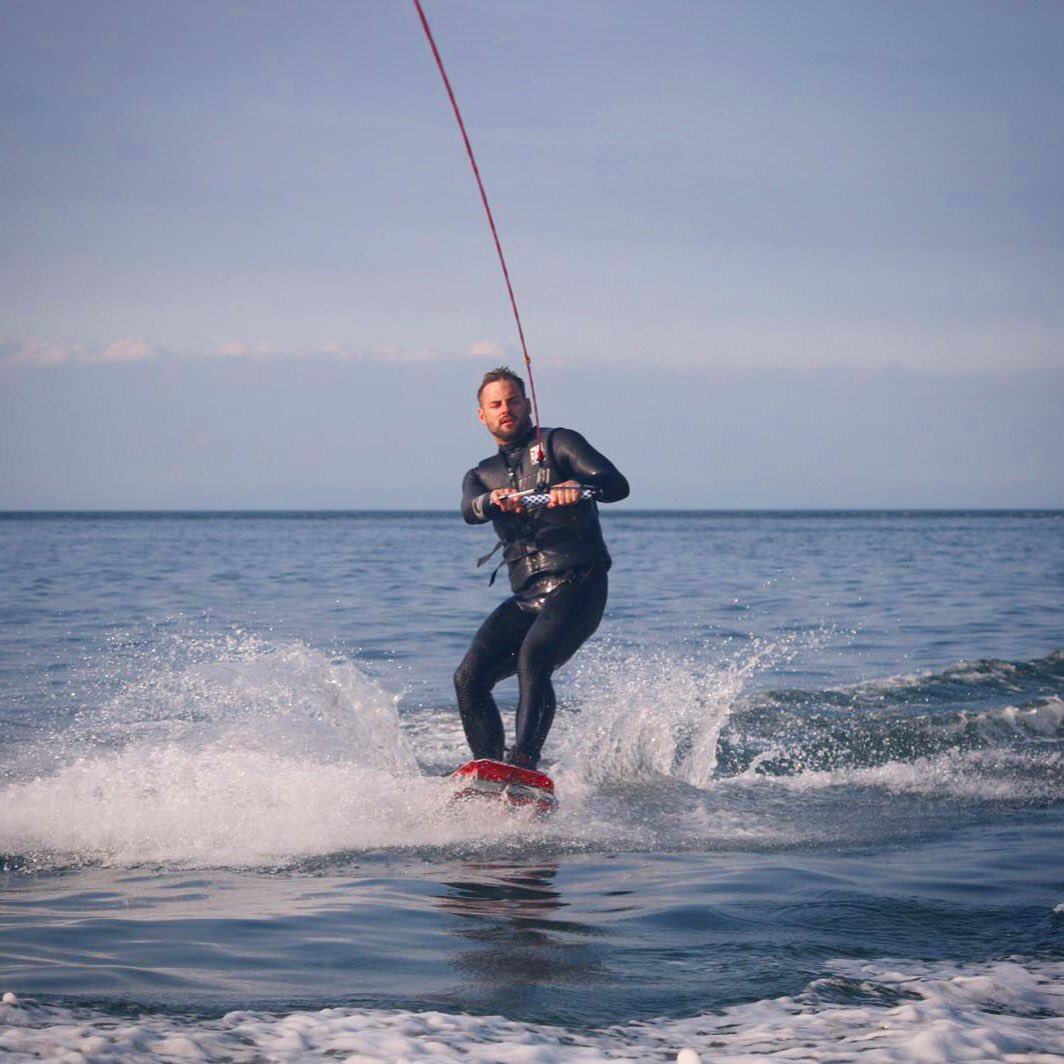 LiamTancock's tweet photo. Wake boarding in North Devon with Friends #Throwback #Sport #Sea #WakeBoarding #Devon 😎😜 https://t.co/N3M0yfFgZK