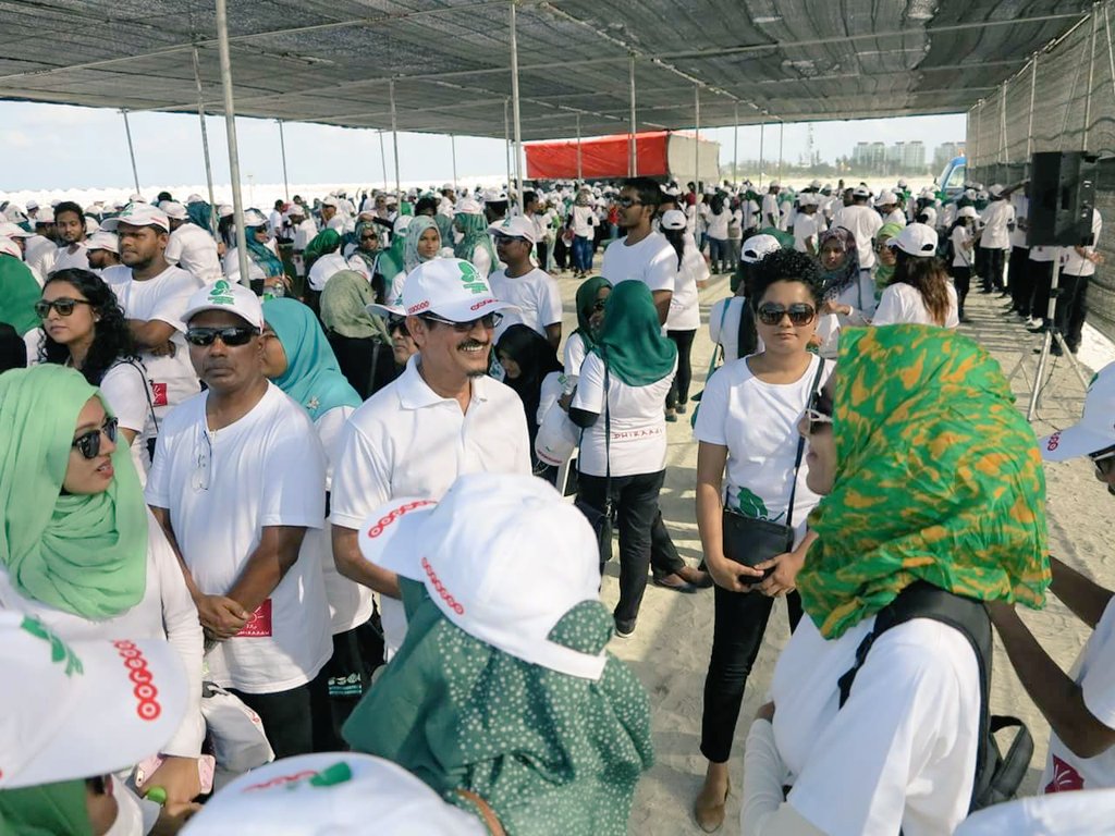 ICO_Maldives's tweet photo. #AAROA Gas indhumuge harakaathugai ICOM in baiveri vehje. 1/2 #WED16 https://t.co/RCRW4mOjmD