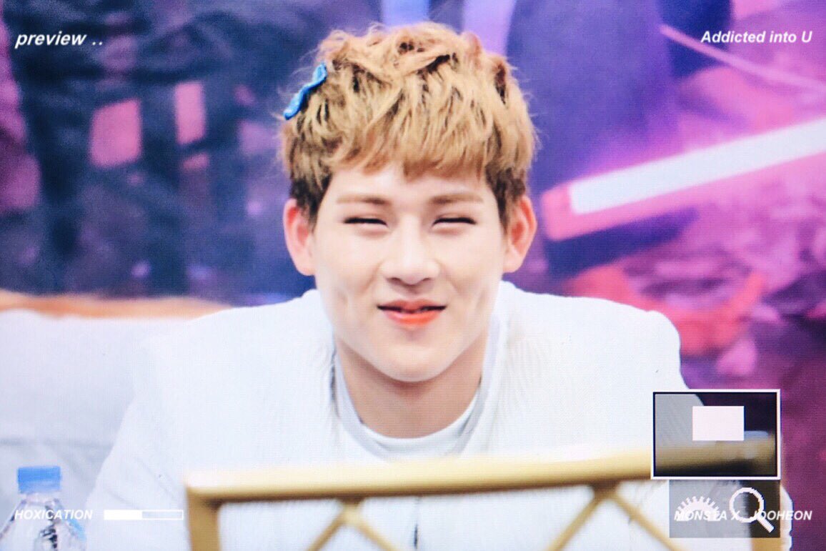 Hoxication1006's tweet photo. 160605 명동 팬사인회
#몬스타엑스 #주헌 #JOOHEON 
#걸어 #ALL_IN #TheCLAN 
@OfficialMonstaX https://t.co/EN6eSeaBUG