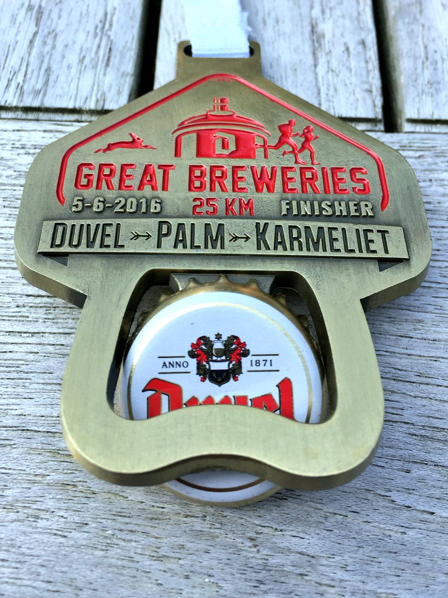 philippetimmerm's tweet photo. Meest praktische medaille ooit. Direct getest en goedgekeurd. π
#GreatBreweries Marathon & 25km https://t.co/qIYapf98eI