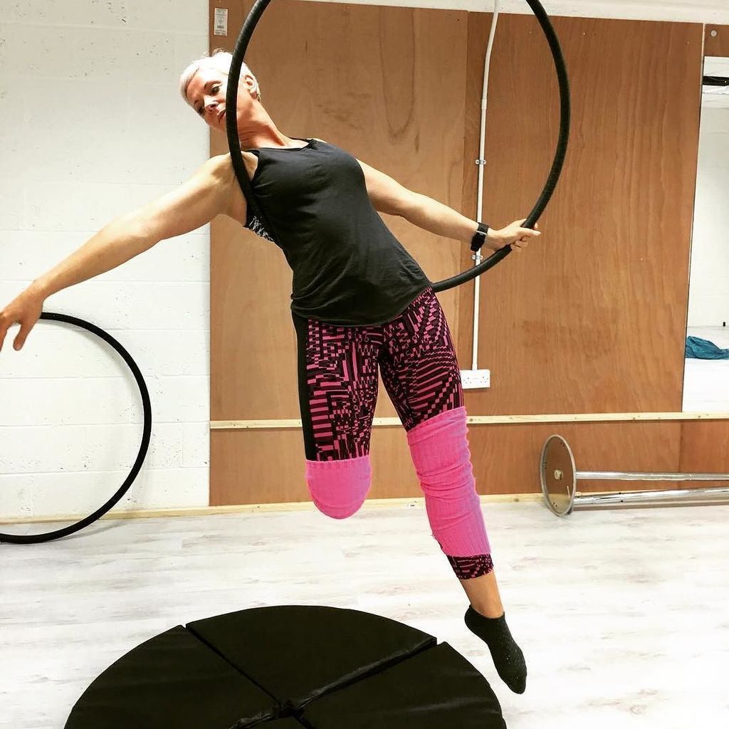 PippaDippaDid's tweet photo. A bit of aerial hoop action at #Studio901 perfect after a wicked gym sesh. Lots of lovely … https://t.co/pk6Vi681iZ https://t.co/PhArNrners