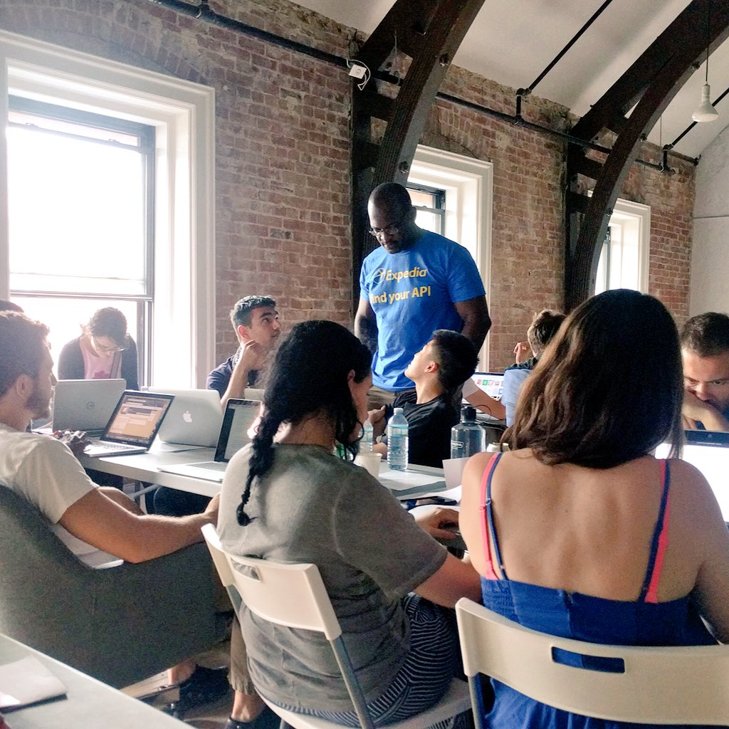 Expedia's tweet photo. Hacking continues! We're here to help you find your API at the intersection of tech &amp; travel! #expediahackathon #ah9 https://t.co/l4TmFtZS7h
