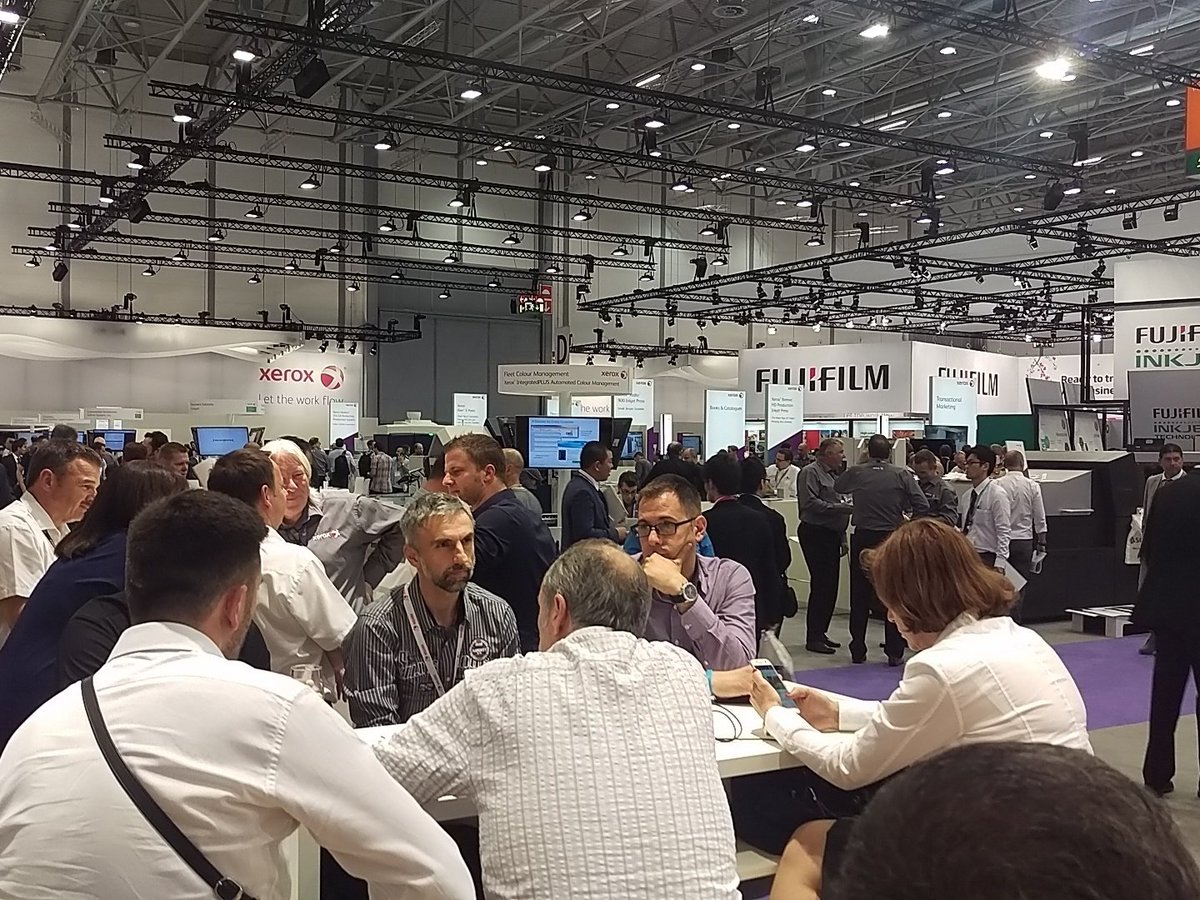 stellaroffice's tweet image. Another big day at #drupa2016. Enjoying another #xeroxhappyhour.