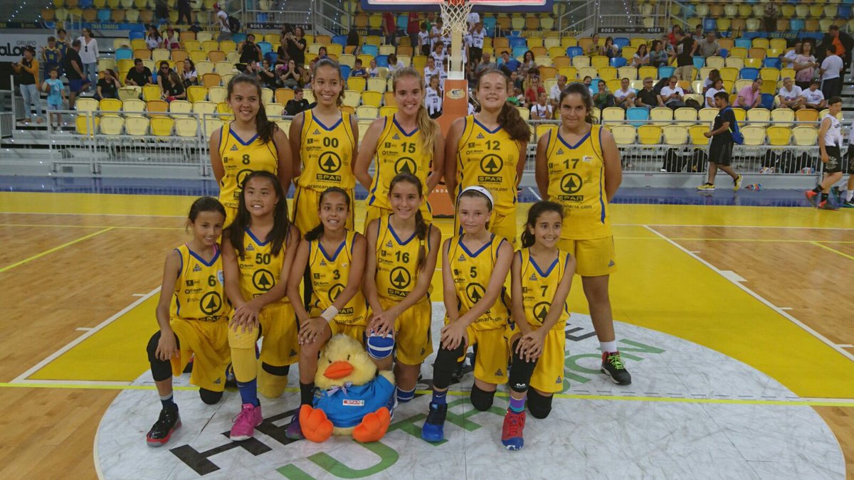 cbislascanarias's tweet photo. ¡CAMPEONAS DE CANARIAS!
@cbislascanarias 94-58 @LionsBasket
#CCMini2016 https://t.co/JSIx6qb8rf