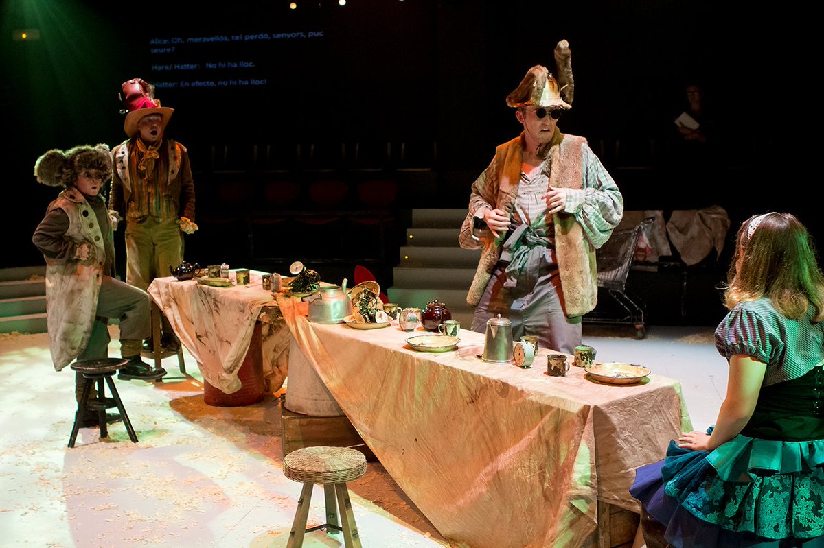 BroadwayBCN's tweet photo. El musical #AliceInWonderland se despide hoy del @teatregaudi. ¡Buen trabajo @EscapadeBCN! https://t.co/4w0aLXIZJQ https://t.co/HyKqGerjJQ