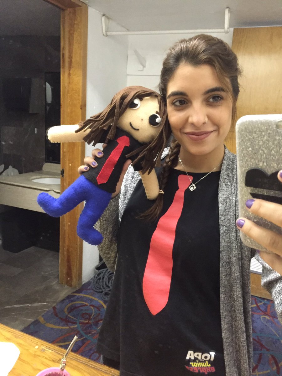 Florrcrespo's tweet photo. Gracias @yosybsb !!! Me encanto mi #miniflor https://t.co/HjnFHe0EYN
