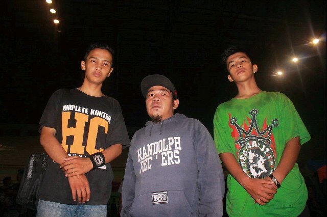 <a href="/holycircle_hc/">HOLY CIRCLE HARDCORE</a> beserta teman2 yg lain, mengucapkan marhaban ya ramadhan, mohon maaf lahir dan batin O:)