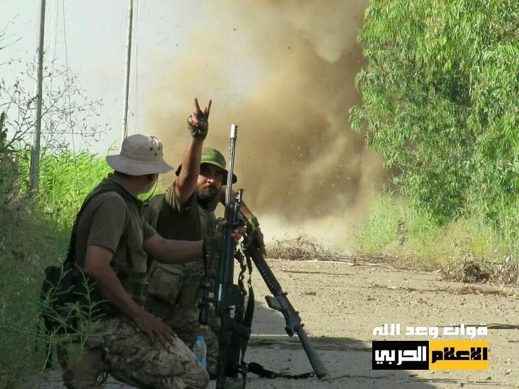 AlsafiAmna's tweet photo. #شكرا_لتضحيات_حشدنا 
#Fallujah 
#HumanitarianHashd 
#ISIS  

القوات الامنية تدخل مركز الفلوجة من الجهة الجنوبية https://t.co/nxDuxScutR