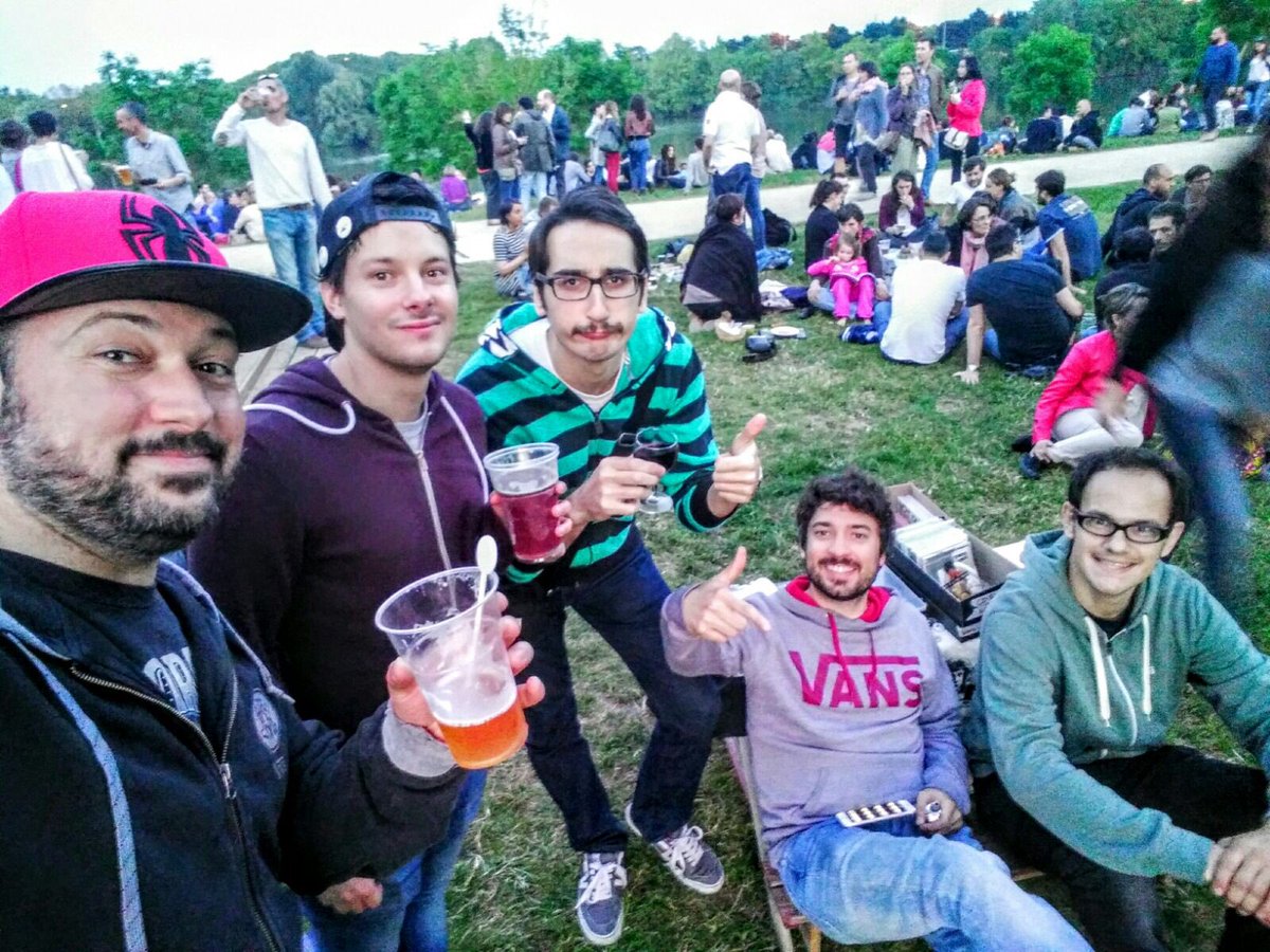 crashedtheband's tweet photo. #ToutAngersBouge et on vous le confirme ! cc @Angers 🎸🤘🏻☀️ https://t.co/tGQmdLmWqi