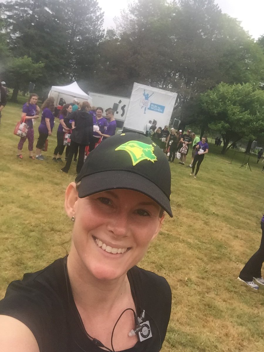 Cfyoung6's tweet image. #runforwomen great 10km race!! Wonderful cause!!!