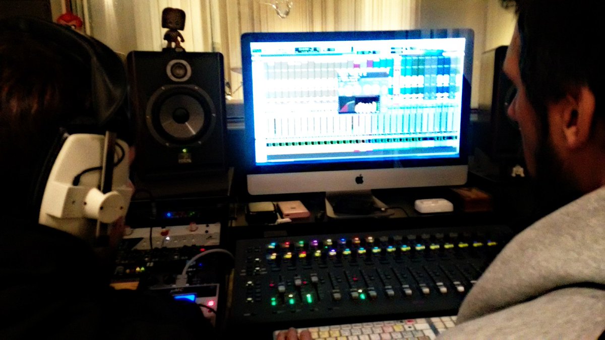 surhumano tweet media