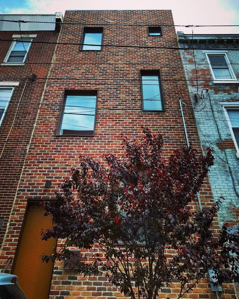 postgreenhomes's tweet photo. #7layerhouse standing on its tiptoes.

#lotsofdifferent #postgreenhomes #southkensington #tw https://t.co/Kt8YpMcUEh