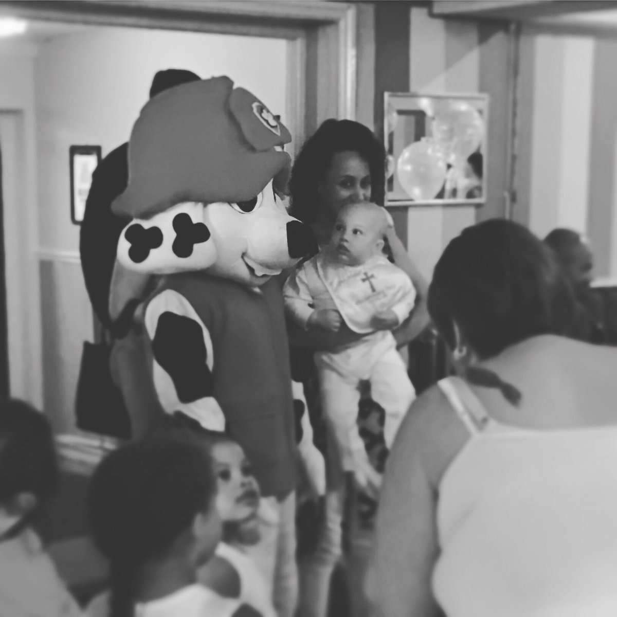 AdamJamesEvents's tweet image. Congratulations on your christening day Shea! 🍾🎊🔊 #liverpool #audio #lighting #kids #party