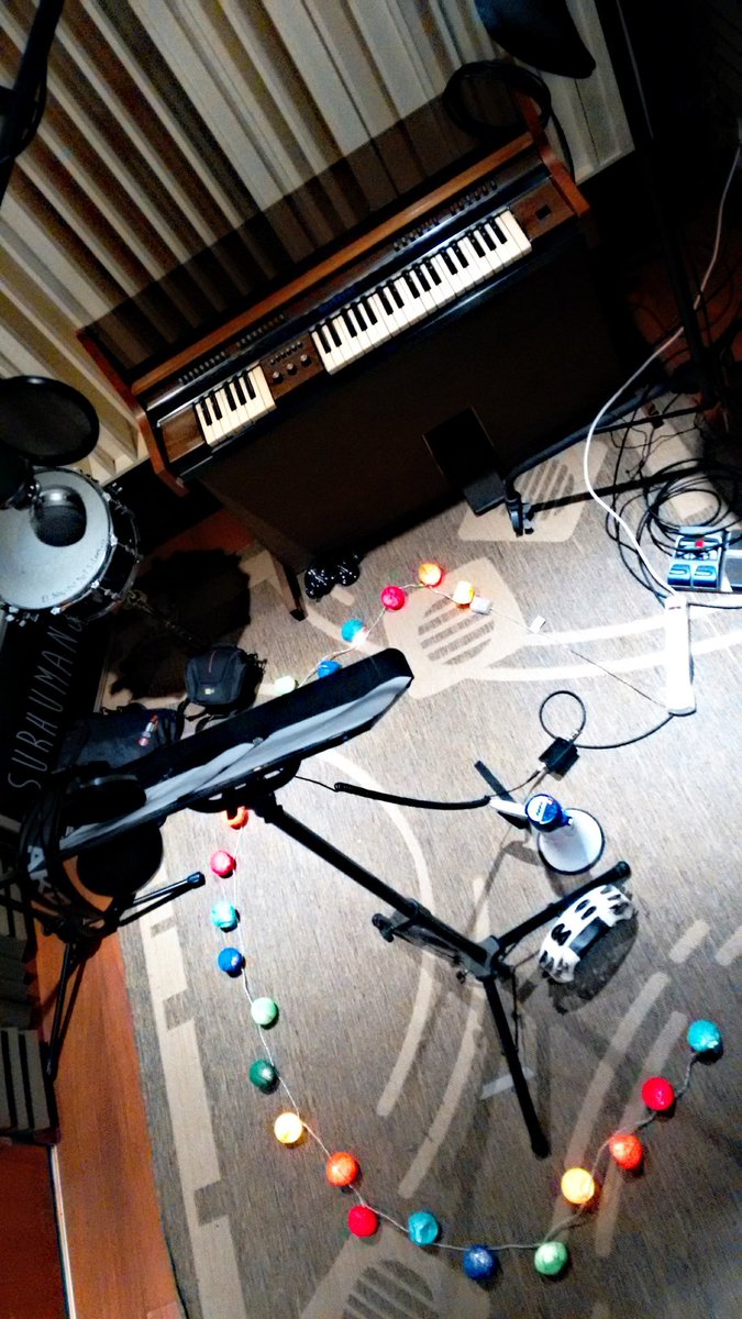 surhumano tweet media