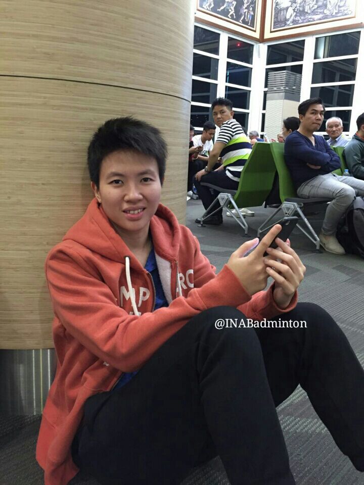 atheywidikta's tweet photo. Yah ga ktmu dehRT @INABadminton: Liliyana Natsir saat transit di Denpasar #AustraliaSS https://t.co/wL2uboRdqs