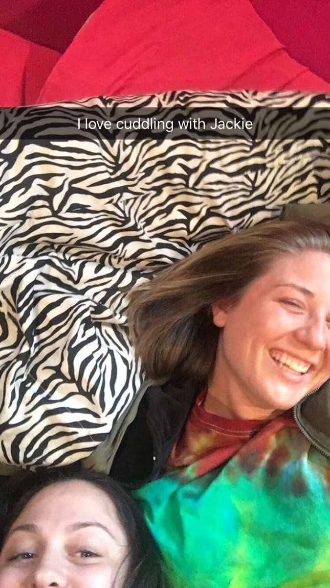 Alisa_Dainotto's tweet photo. Happy birthday @Applejacss ❤️❤️ love you #pukegirl 🍷🍻🍹🍺🍸🍾 https://t.co/15GVawgiRl