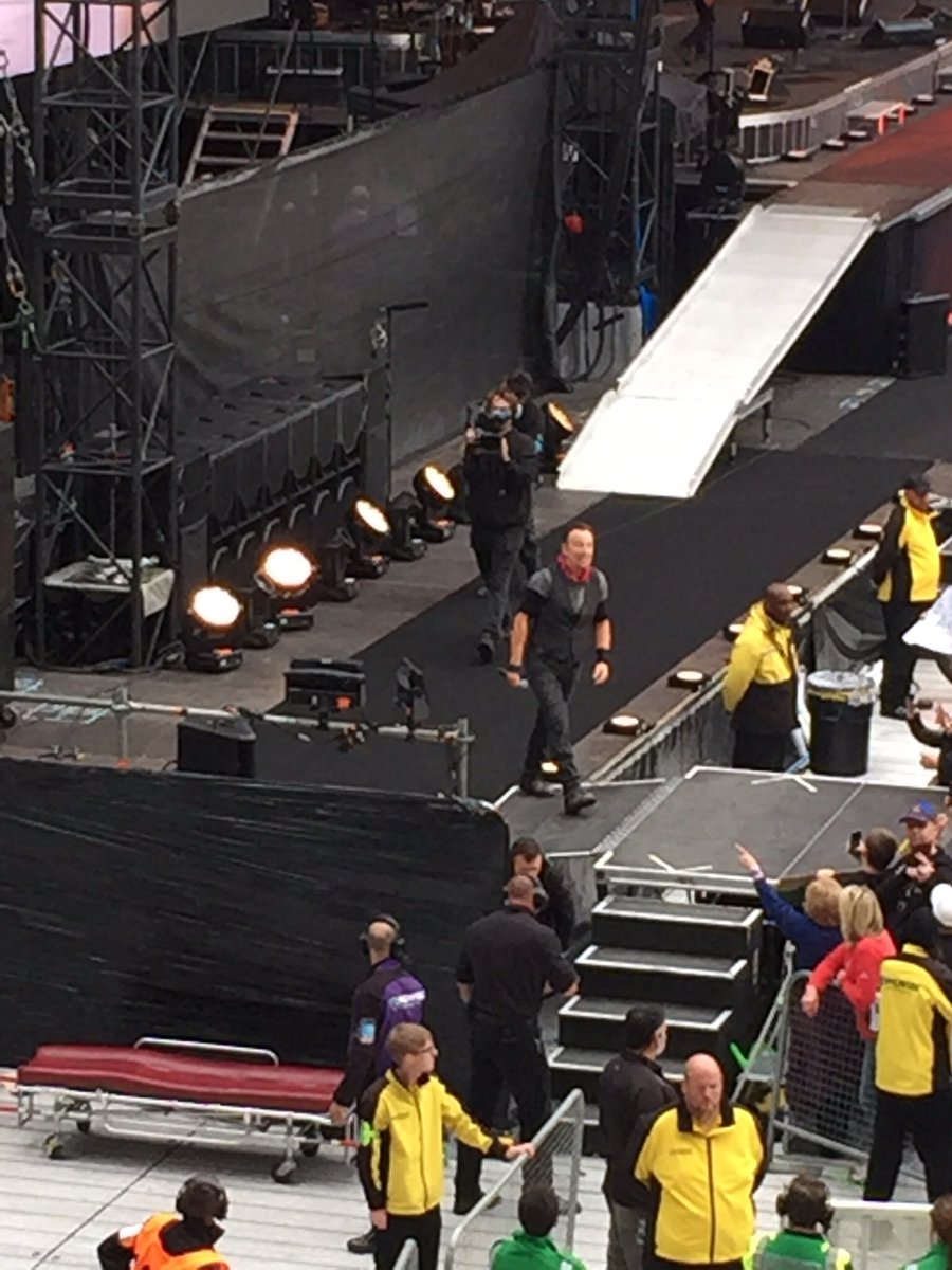 Andy_AVFC_Hanna's tweet photo. #SpringsteenCoventry ! #TheRiverTourCoventry #BruceSpringsteen https://t.co/WEsAXJLxco
