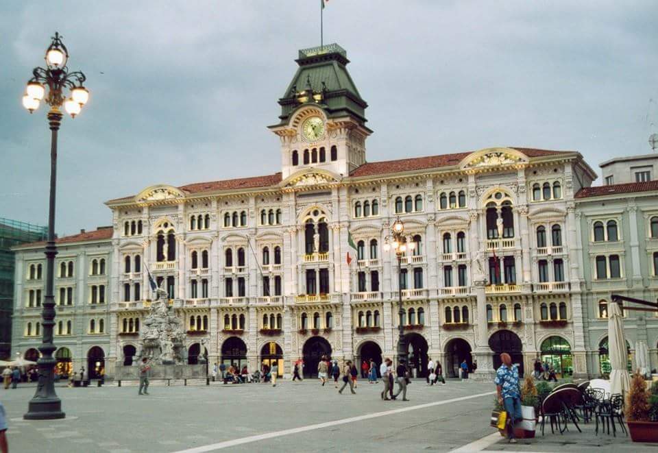TalaricoTrieste's tweet photo. Oggi è un giorno importante per #Trieste...
Siete già andati a #votare ? 
#triestenjoy #5giugno #avantitutta https://t.co/qDFRGTFnA6