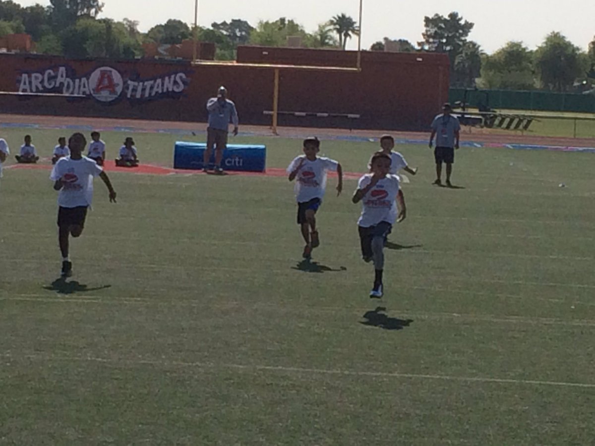 realjackgalvin's tweet photo. These kids are fast @CitiPrivatePass @ProCamps @RealPeterson21 #CloserToPro https://t.co/Ke488P9HTh