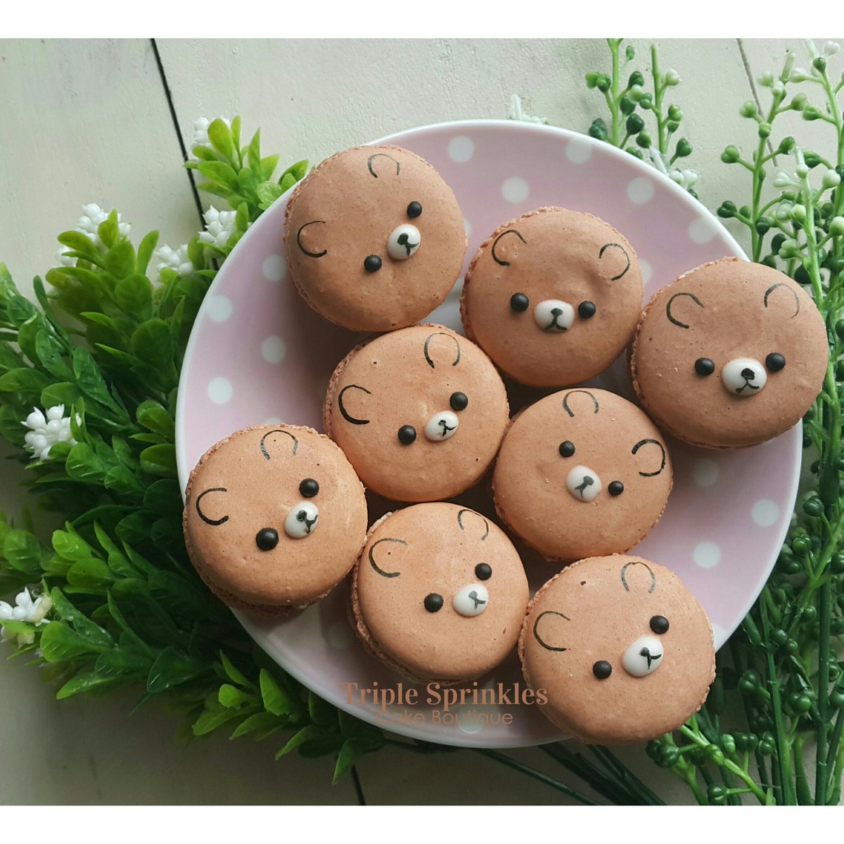 pink_pegaga's tweet photo. #rilakkuma #macarons #fancymacarons #cute #kawai #foodarts #takingorder #kotakinbalu #kkcity https://t.co/2KD70edT0m