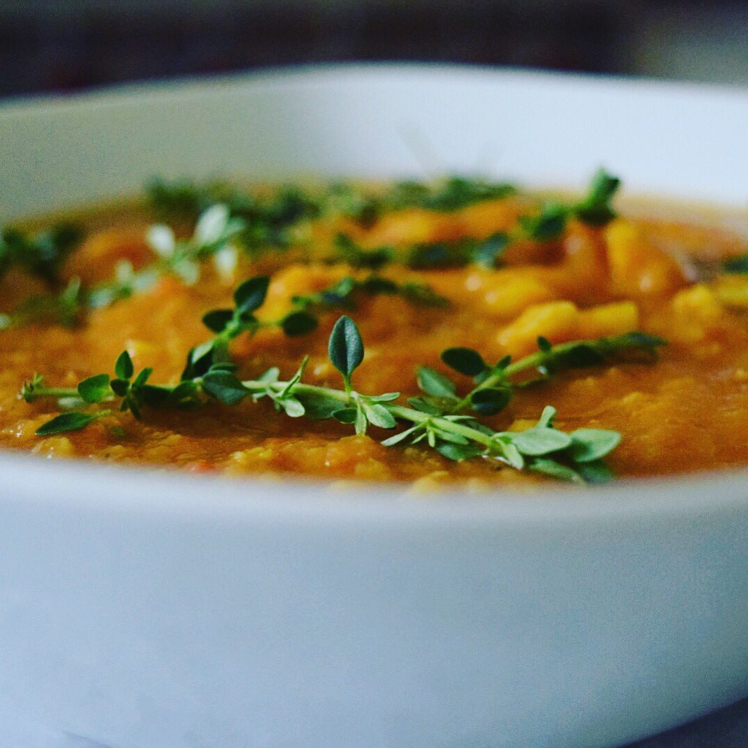 GlobalVegTweets's tweet photo. Fava bean &amp; saffron soup with lemon thyme #vegan #glutenfree #meatlessmonday recipe https://t.co/Fo8Uh0rm3b https://t.co/gBB0OtIG2i