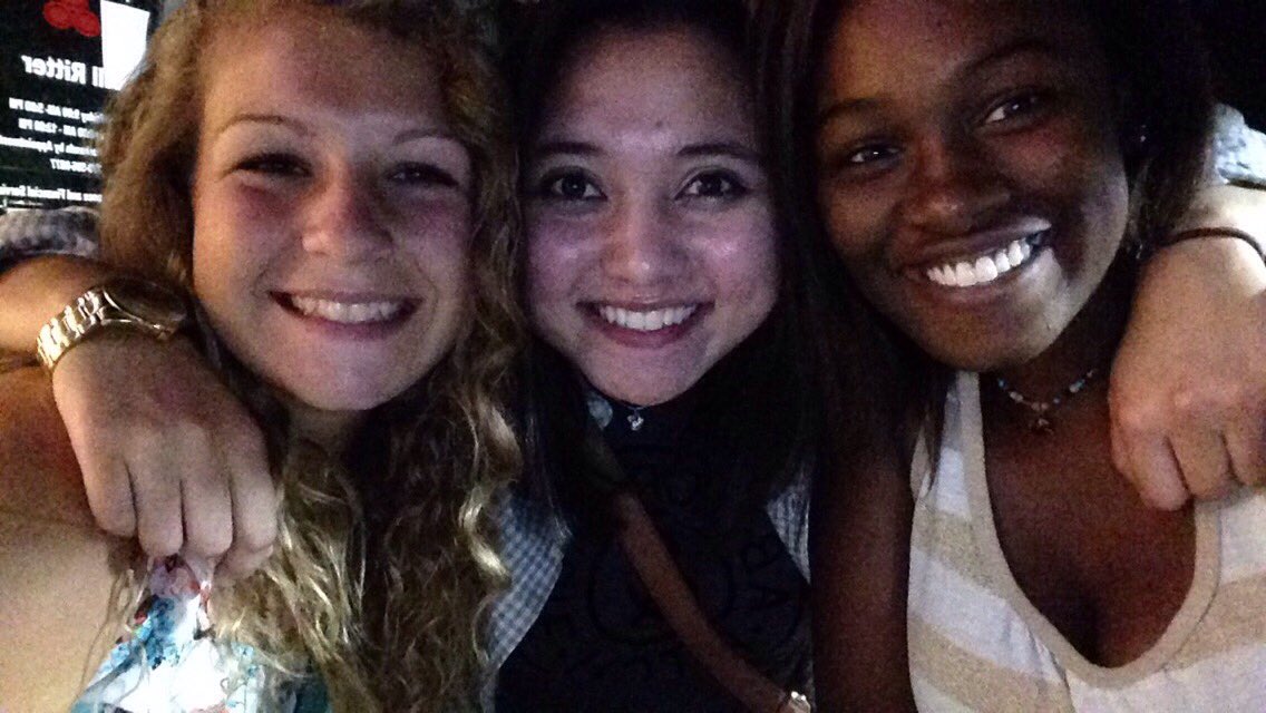 nuhsawmuhnard's tweet photo. HAPPY BIRTHDAY BOOTAY. you're the goofiest person i know & you made hs bearable😂 ILYSM!! Have a #sweeze day🎉❤️✨ https://t.co/EbODwpB3Ei