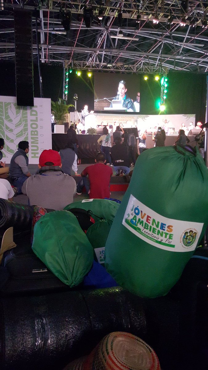 marioelques's tweet photo. A esta hora Declaratoria de la @RedJovenesAmbM #SomosAmbienteyPaz @luzajp https://t.co/zXbZJF5kh9