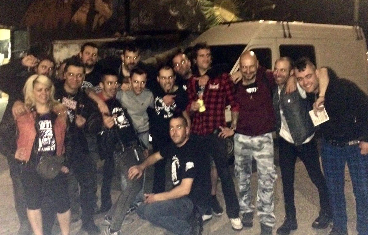 Muy buena belada anoche en @BEASAINGAZTETXE junto a <a href="/ignotuspunknrol/">IGNOTUS</a> #Larroin <a href="/Guiltybrigade/">The guilty brigade</a> Hay que repetir 👊🎶🎸🍻