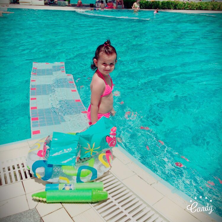 yasemingzl's tweet photo. Yaseminleada🌞🏊🍹 https://t.co/YX7idkQCwA