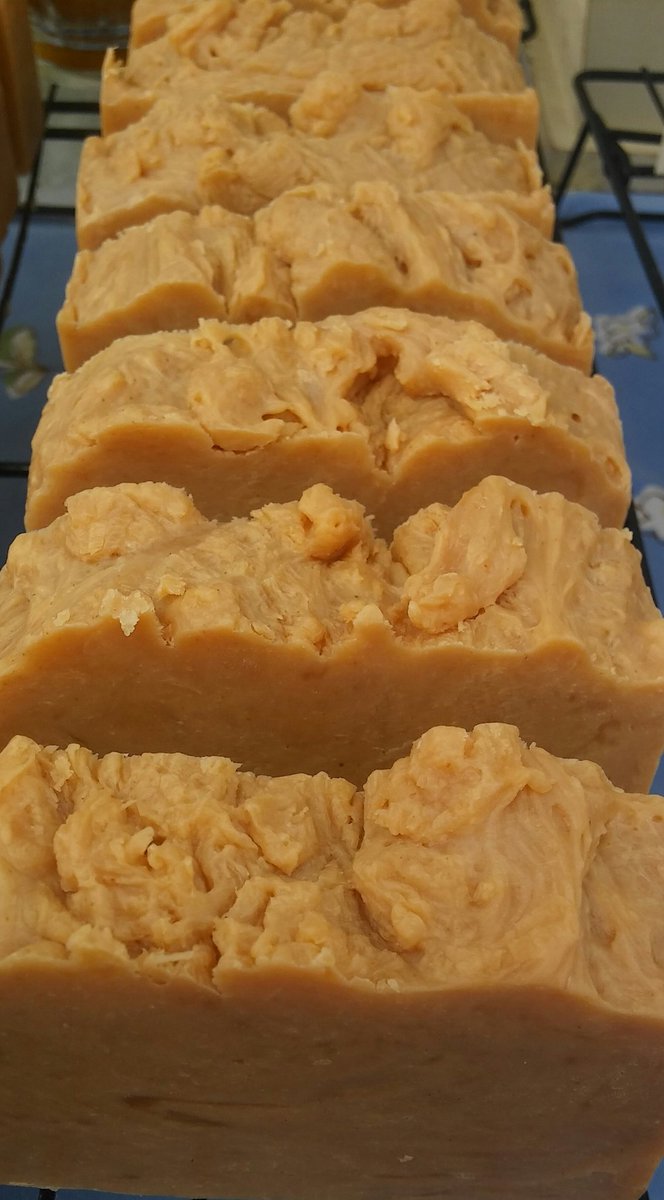 AnnieSoaps's tweet photo. #smellovision #essentialoils #pinkgrapefruit #ginger #cinnamon #clove #gingerrootpowder Increase circulation :) https://t.co/sQWVkfJ6ai