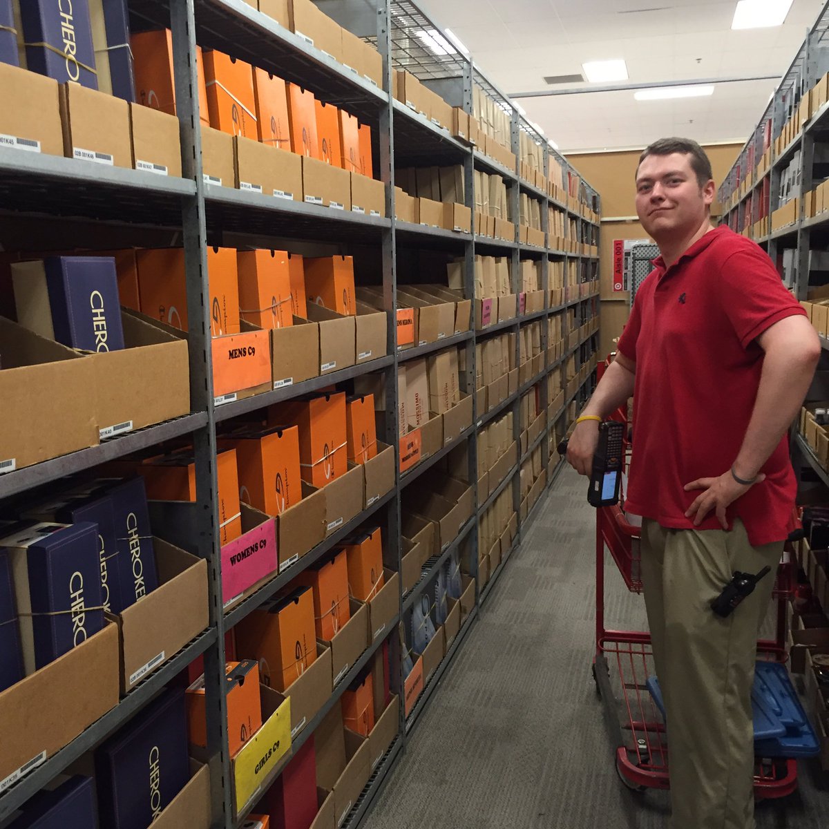 MindyAndmels's tweet photo. Look at that Shoe Stockroom Brand! Nice job @JasonFitzloff and team! Located by Gender, Brand, and Style! #1375 https://t.co/00SJauQEXy