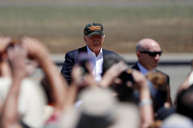 Reuters's tweet image. Senior Republicans criticize Trump's remarks on Hispanic judge reut.rs/24rHRts